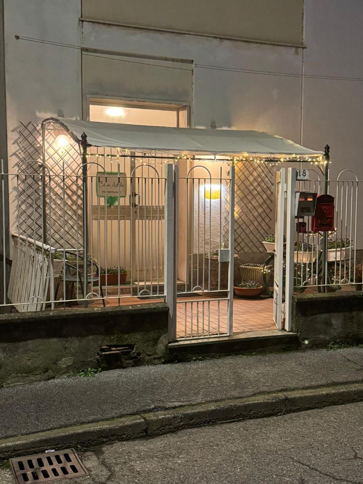 세라발레스크리비아 Casa Adele B&B 외부 사진